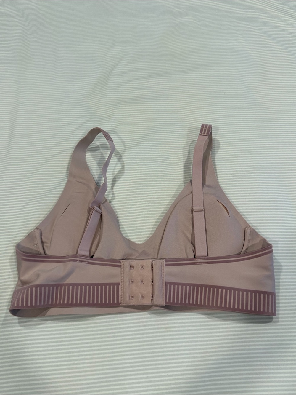 ALO Yoga Dusty Pink Bralette and Leggings Set - Picture 4 of 6